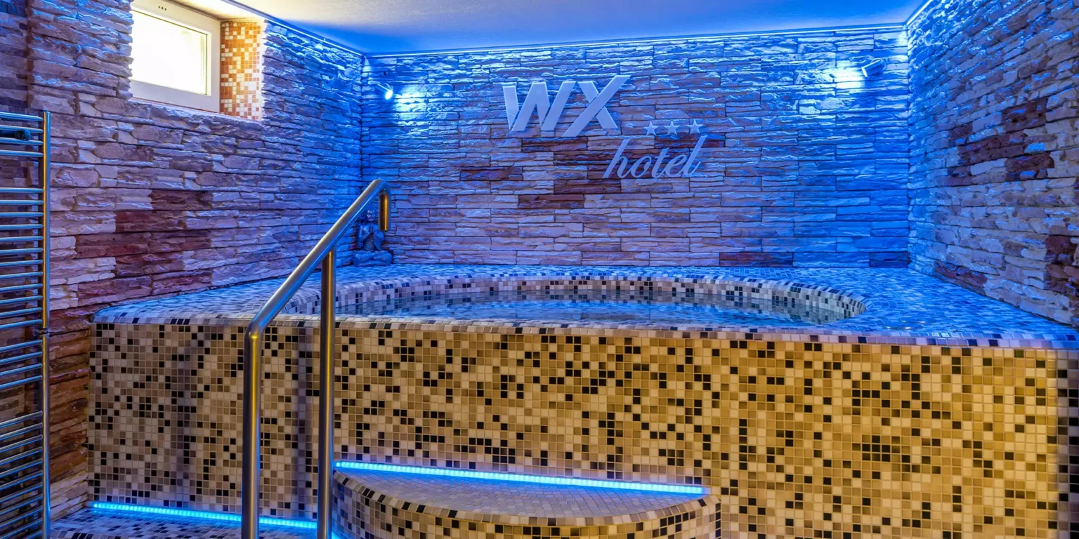 WX Hotel Whirlpool